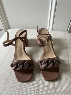 Ron White never worn Brown Chain-Detail Block Heel Sandals